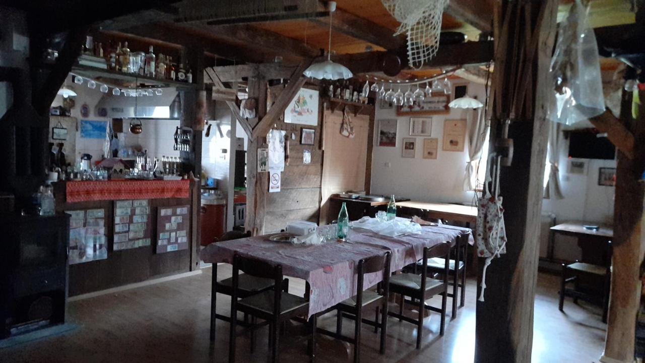 Rooms Ma La Karlovac Exteriör bild