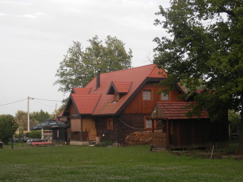 Rooms Ma La Karlovac Exteriör bild